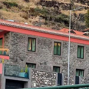 Chale Esmeralda - Charming In Calheta Vakantiehuis